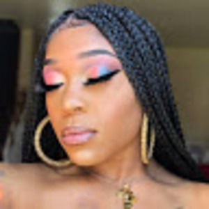 Meet your Posher, Eva